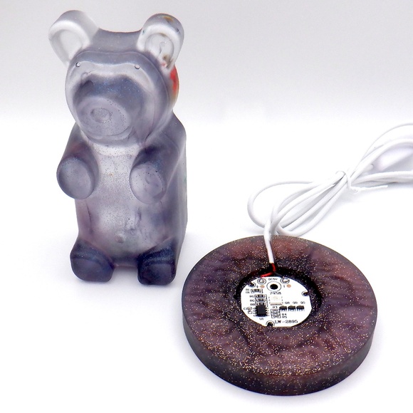 Gummy Bear & Base Lamp - Picture 3 of 5